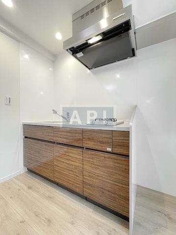  |  Interior photo 02