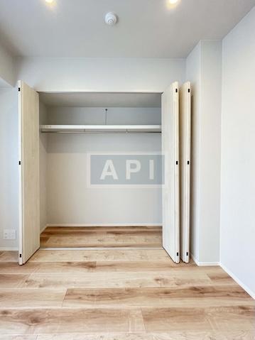  |  Interior photo 14