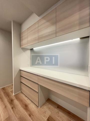  |  Interior photo 04