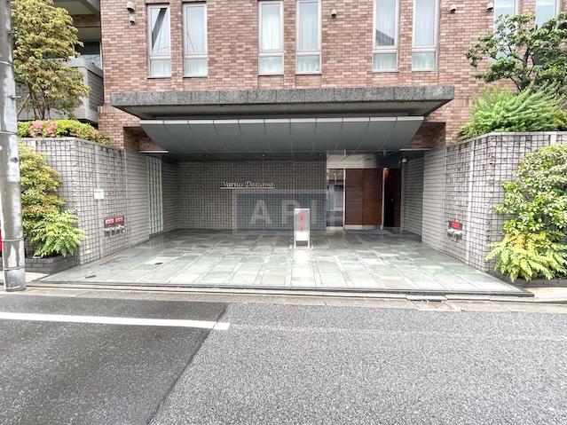  |  Exterior photo 02