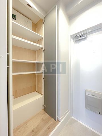  |  Interior photo 06