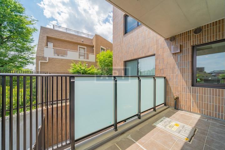  |  Interior photo 17