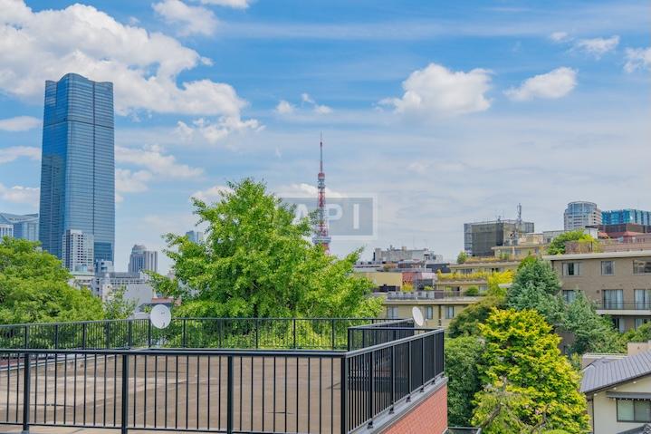  |  Interior photo 19