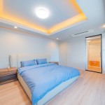  |  Interior photo 10