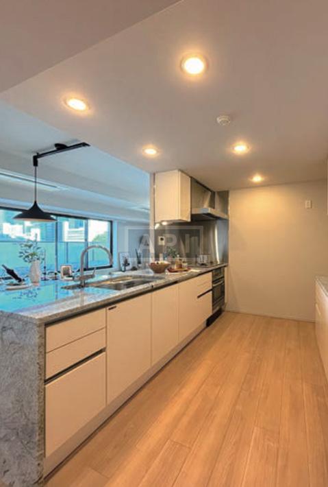  |  Interior photo 03