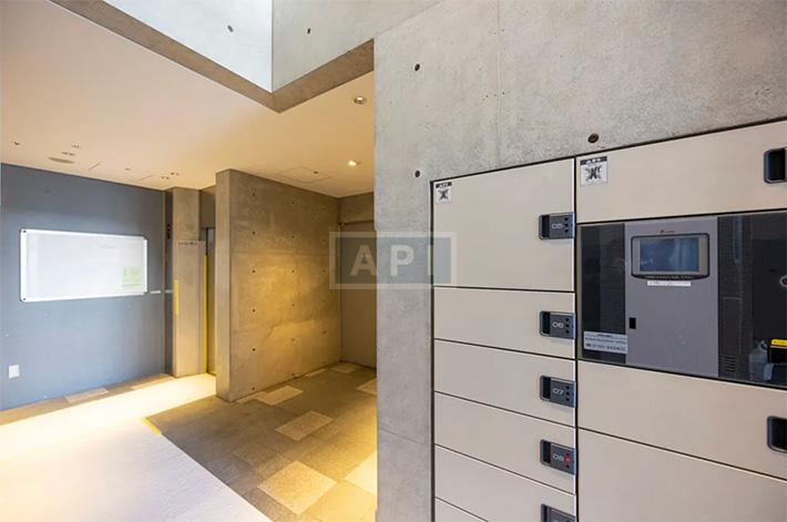  |  Exterior photo 05