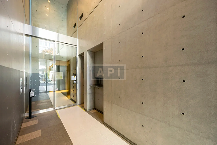  |  Exterior photo 06