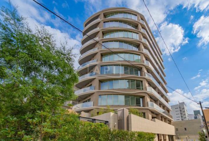  |  Exterior photo 05