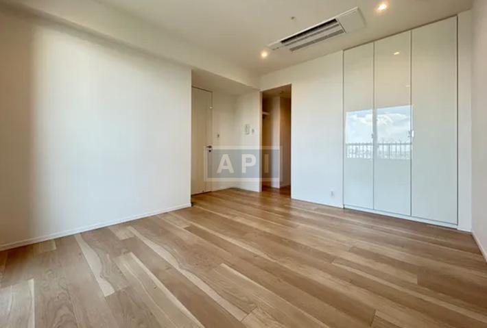  |  Interior photo 07