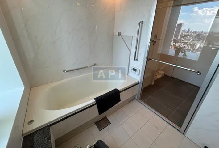  |  Interior photo 12