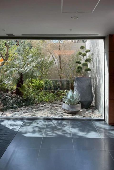  |  Interior photo 06