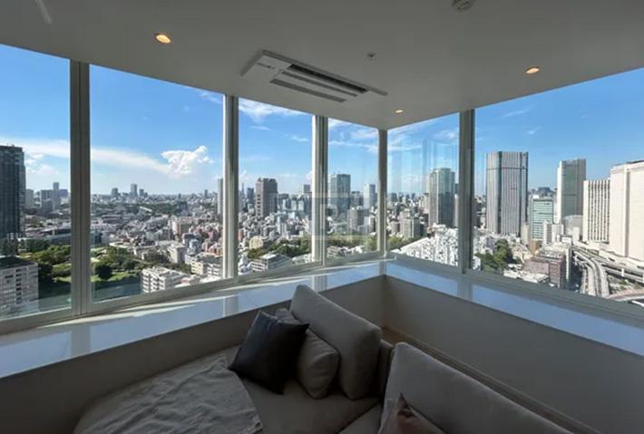  |  Interior photo 03