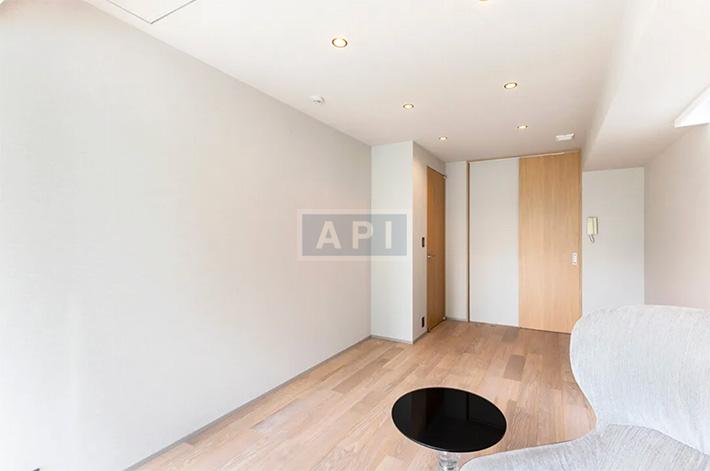  |  Interior photo 12