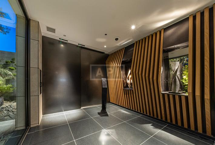  |  Exterior photo 03