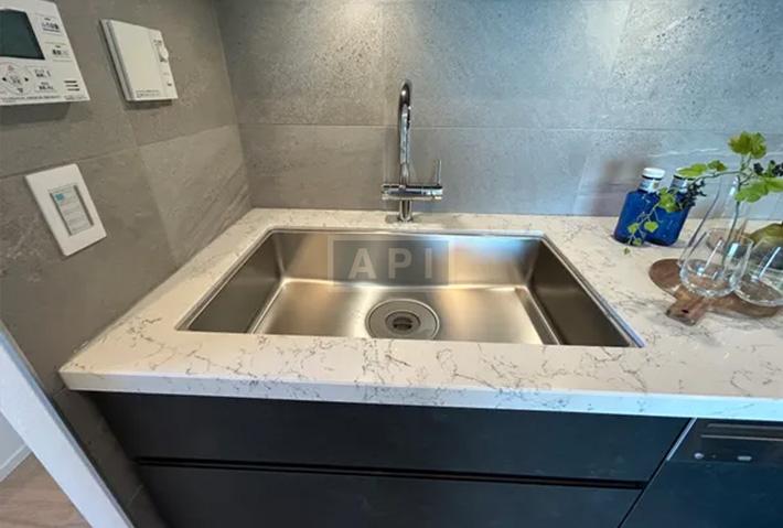  |  Interior photo 06