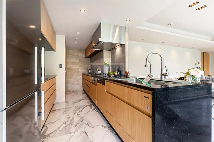  |  Interior photo 07