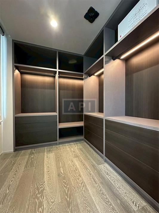  |  Interior photo 08