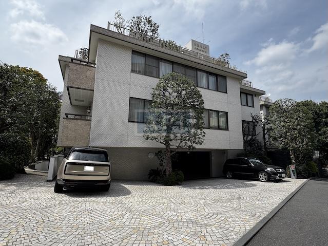  |  Exterior photo 02