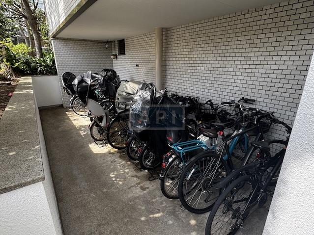  |  Exterior photo 06