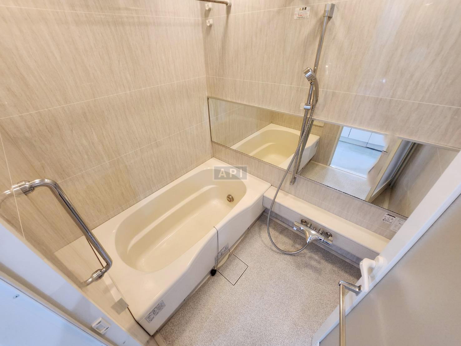  |  Interior photo 11