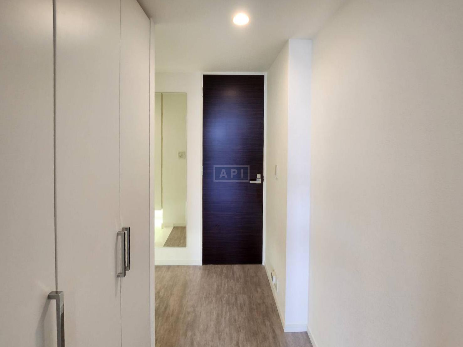  |  Interior photo 15