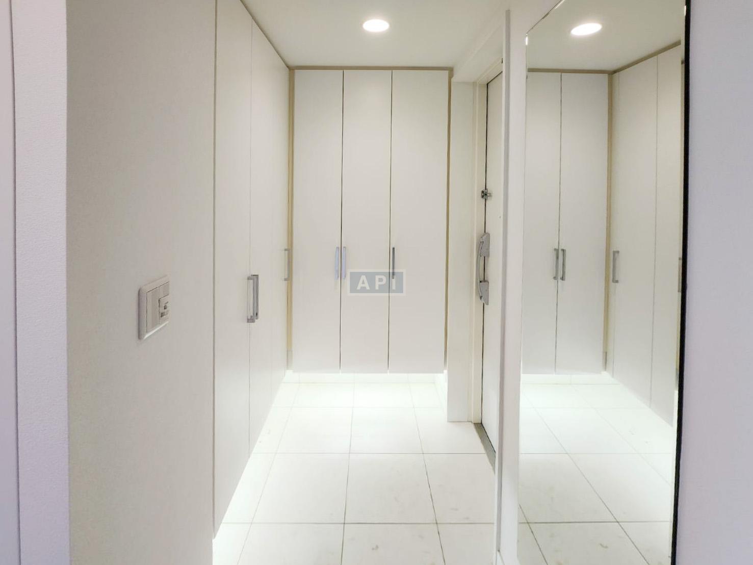  |  Interior photo 14