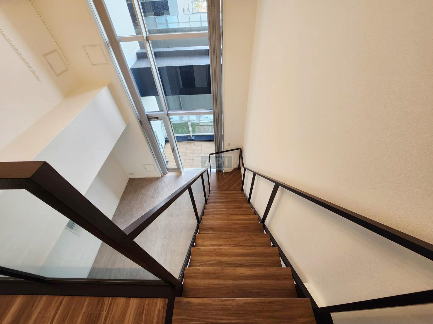  |  Interior photo 05