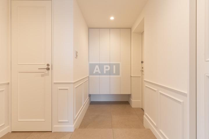  |  Interior photo 14