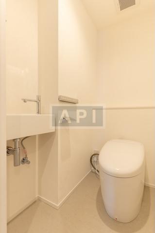  |  Interior photo 15