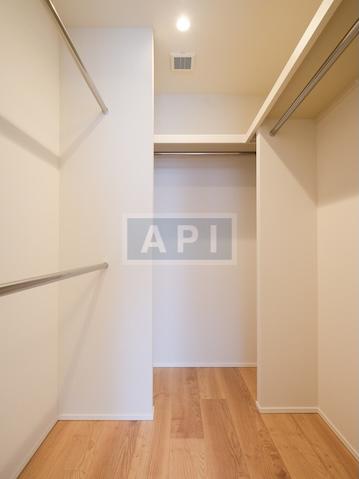  |  Interior photo 14