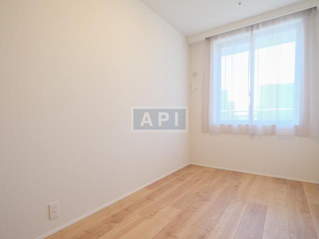  |  Interior photo 12