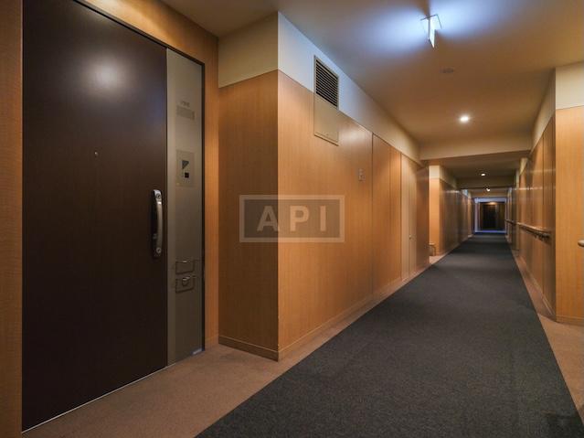  |  Interior photo 18