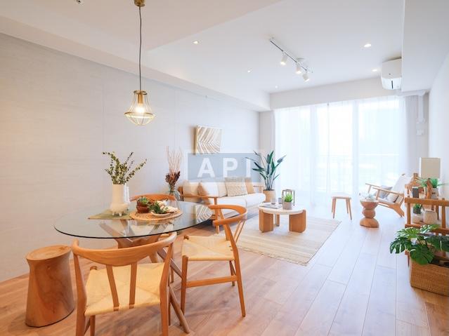  |  Interior photo 02