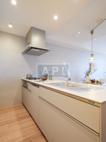  |  Interior photo 06