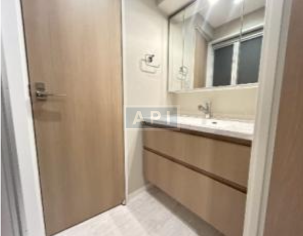  |  Interior photo 02