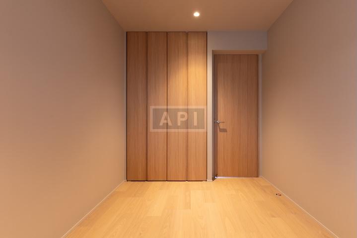  |  Interior photo 13