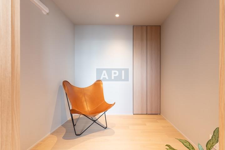  |  Interior photo 16