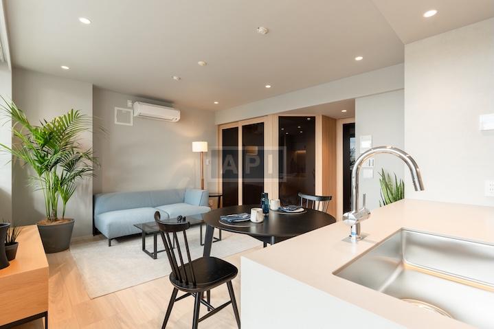  |  Interior photo 04