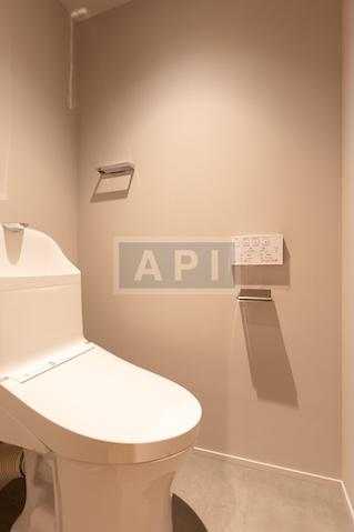  |  Interior photo 10