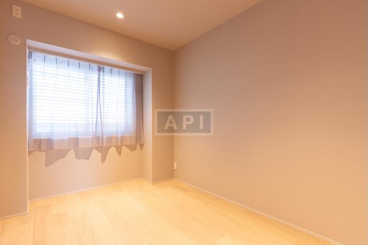  |  Interior photo 12