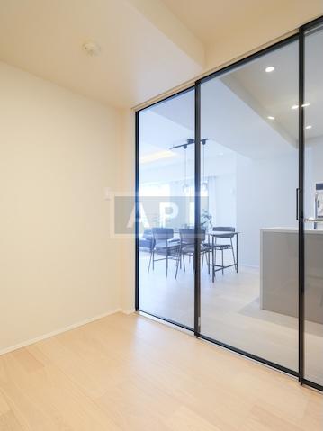  |  Interior photo 12