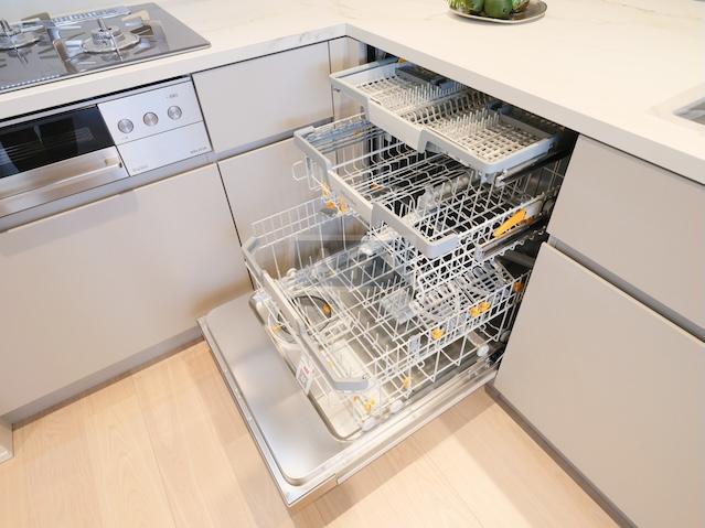  |  Interior photo 07