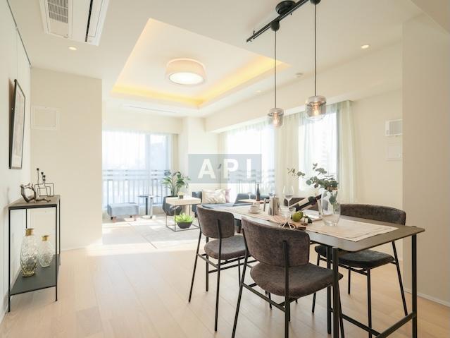  |  Interior photo 04