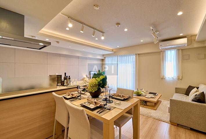  |  Interior photo 02