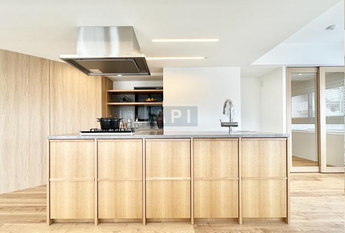  |  Interior photo 05