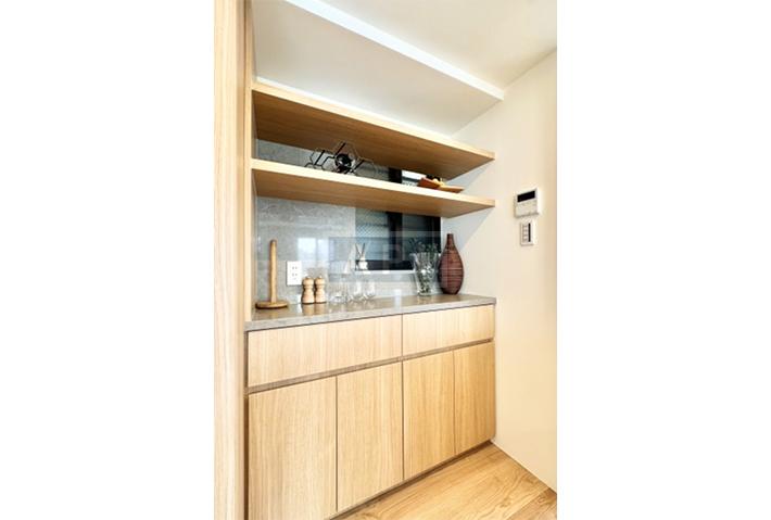  |  Interior photo 10