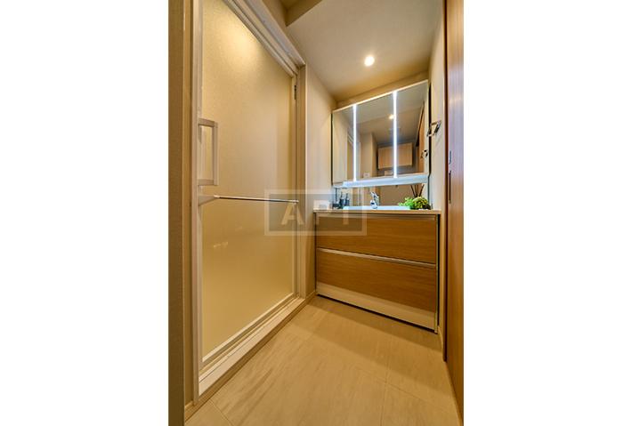  |  Interior photo 08