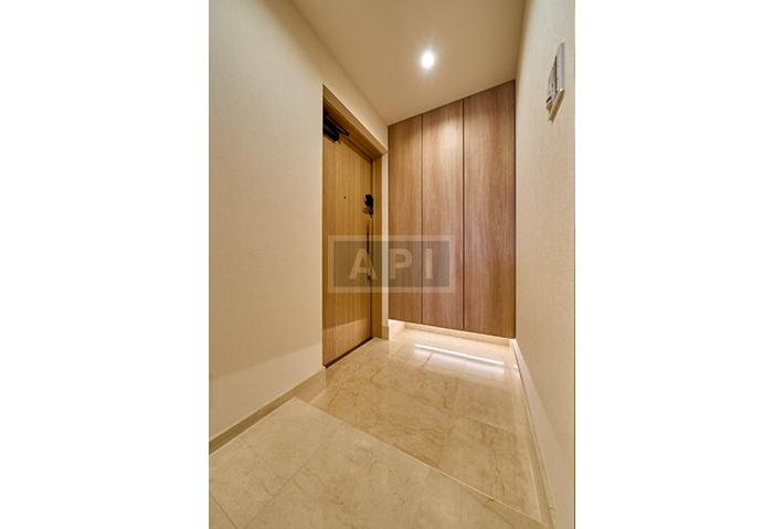  |  Interior photo 10