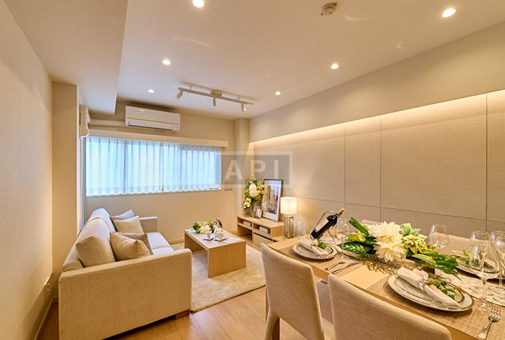  |  Interior photo 02