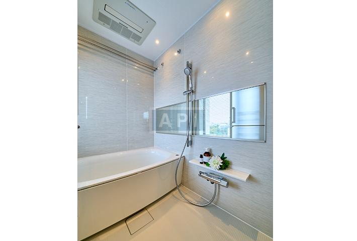  |  Interior photo 04